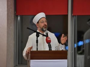 Erbaş: "Fitnenin ne büyük kötülüklere sebep olduğunu görerek yaşıyoruz"