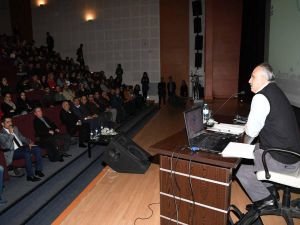 Fazlıoğlu: "İbn-i Haldun geleceğe ışık tutmuştur"