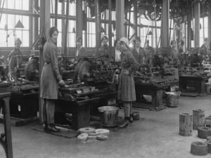 "Kadını sömürenler ve kadın!"