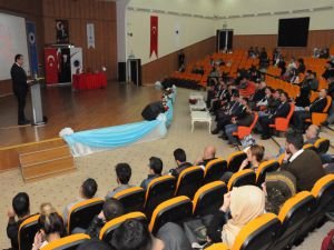 Batman Üniversites'nde "Misakı Milli Yeniden Türkiye'yi Davet Ediyor" Konferansı