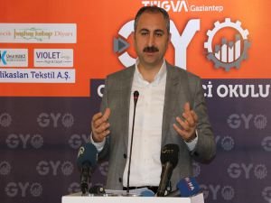 Bakan Gül: Gençlerimizi her türlü istismardan korumak boynumuzun borcudur