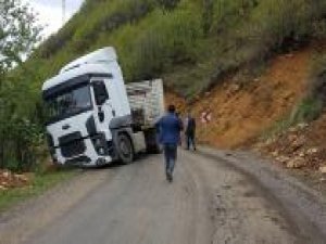 Kaza nedeniyle kapanan yol açıldı