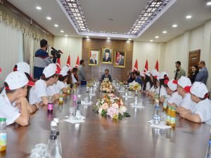 Çanakkaleli öğrencilerden Diyarbakır Valisine ziyaret