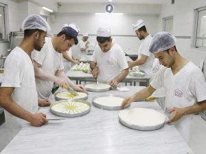 Bayram için günde 60 ton baklava hazırlanıyor