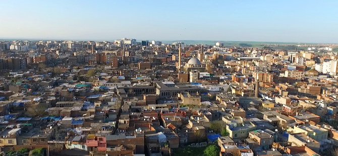 Diyarbakır Sur'da patlama: 7 güvenlik görevlisi yaralı