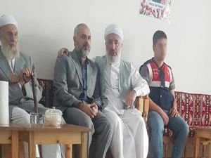 Molla Muhammed Varol ağabeyinin taziyesine katıldı