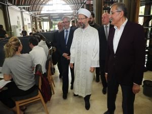 Diyanet İşleri Başkanı Erbaş, Millet Kıraathanesi’ni Ziyaret Etti