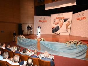 Vali Deniz: "Ülkemizde yüzde 50 civarında kaçak yapılaşma var"