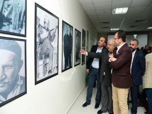 Aşık Veysel ilk kez sergilenen fotoğraflar ile Beylikdüzü’nde