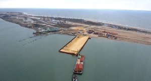 Gemi inşaat halindeki köprünün direğine çarptı