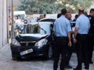 Çalıntı otomobille kaçan 2 şüpheli gözaltına alındı