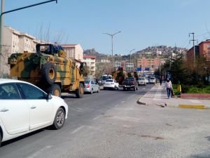 Irak sınırına yapılan askeri sevkiyat konvoyu Gaziantep'te