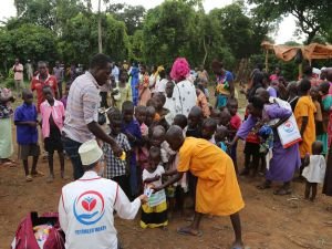 ​Yetimler Vakfı Uganda’da yetim çocukları sünnet ettirdi