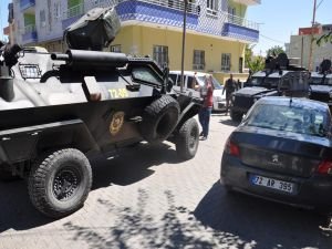 Batman'da DEDAŞ ve polis ekibi ile mahalleli arasında arbede