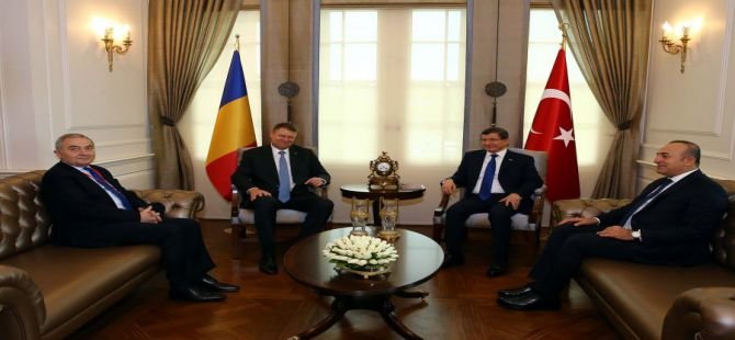 Başbakan Davutoğlu, Romanya Cumhurbaşkanı ile bir araya geldi