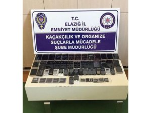 Kaçak cep telefonu operasyonu: 4 gözaltı