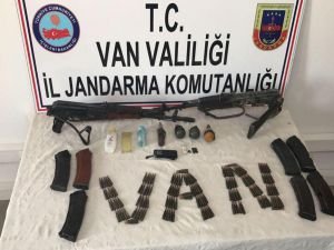 Van'da 2 PKK'lı öldürüldü