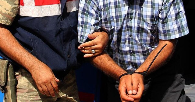 Pusula içinde şifreli bilgi taşıyan 2 PKK'lı yakalandı