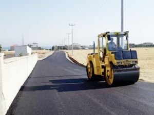 Mahalleli tozlu yollardan kurtuldu