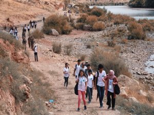 Tarihi Akabe Yolu'nda doğa yürüyüşü yapıldı