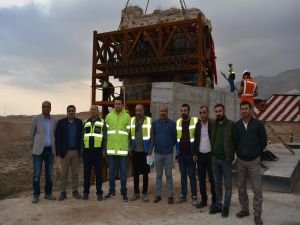 ​Hasankeyf Kalesi Orta Kapısı’nın taşıma işlemleri tamamlandı