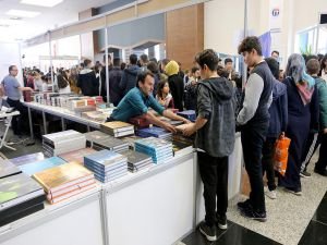 Gaziantep kitap fuarı yoğun ilgi görüyor