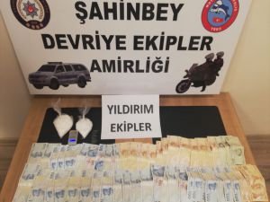 Şüphe üzerine durdurulan araçtan uyuşturucu çıktı