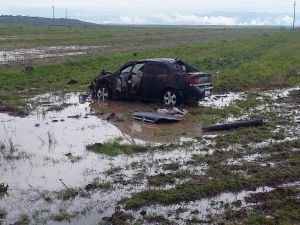 İdil'de yoldan çıkan araç takla attı