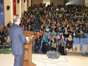 Müftü Çelik: "Hazreti Muhammed gençlere çok önem verirdi"