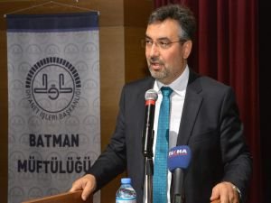 "Resulullah'ın sünneti Kur'an'ın hayata aktarılış biçimidir"