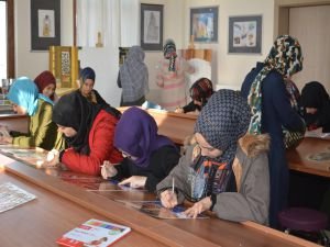 ​İmam hatip okulunda sanat öğreniyorlar