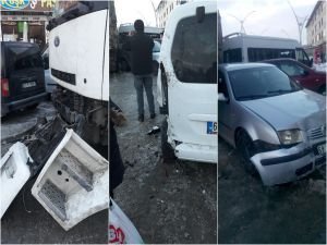 5 aracın karıştığı zincirleme trafik kazası