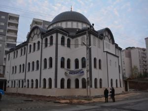 Kaba inşaatı tamamlanan cami borçları için yardım bekliyor