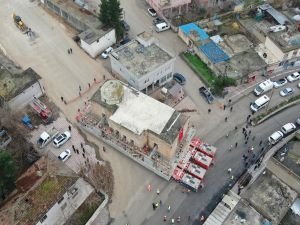 Tarihi Eyyubi Camisi'ni taşıma işlemi sürüyor