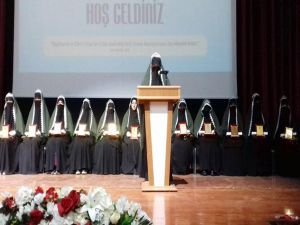 23 Hafize düzenlenen törenle taç giydi