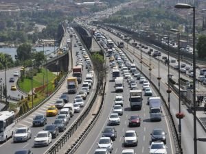 Trafiğe kayıtlı araç sayısı 23 milyona yaklaştı