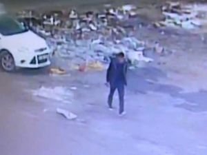 Diyarbakır'da bombalı aracın bırakılma anı kameralarda