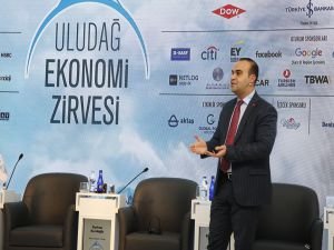 Uludağ Ekonomi Zirvesi’nde 2023 Milli teknoloji hamlesi konuşuldu