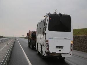 Askeri otobüs devrildi: Bir asker hayatını kaybetti, 20 yaralı