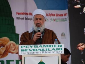 Varol: "Allah'ı seviyorsak Peygambere tabi olup yolunu takip etmeliyiz"