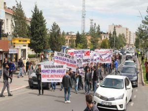 Halk tefeci ve uyuşturucu tacirlerine karşı ayaklandı