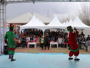 Yetim çocuklar "Cennetin Çocukları Şenliğinde" bir araya geldi