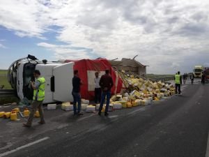 Yağ yüklü TIR devrildi: Bir yaralı