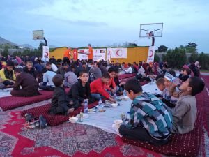 Kızılay’ın iftar sofraları ihtiyaç sahiplerini buluşturdu