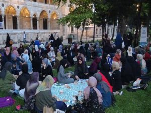 Burak Derneği tarafından "Ümmet iftarı" düzenlendi