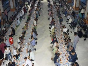 ​Mahalle sakinleri 20 yıldır iftarda bir araya geliyor