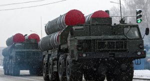 Rusya'dan İran'a ilk S-300 füze savunma sistemi partisi