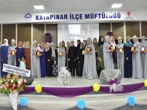 İslami ilimlerini tamamlayan 20 hafize mezun oldu