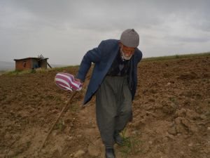 ​"Münzevi" dede kulübesinde ölü bulundu