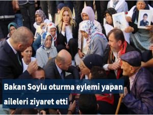 Bakan Soylu oturma eylemi yapan aileleri ziyaret etti